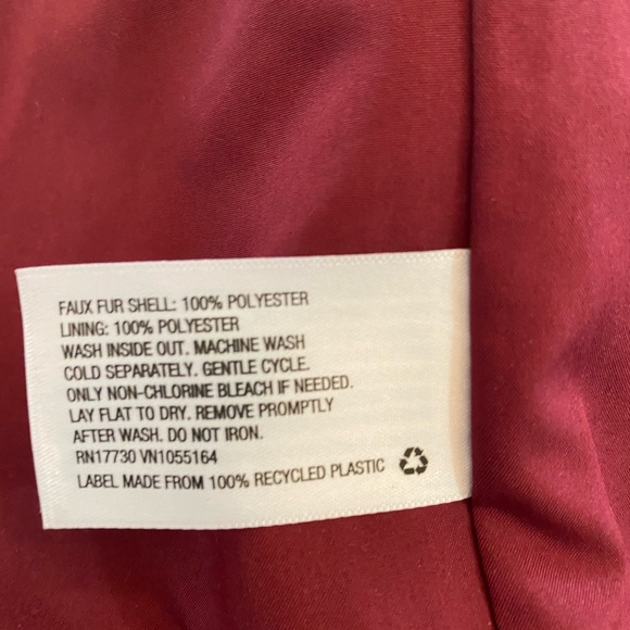 A new day. Gorgeous faux sofffttt burgundy colored fur - Picture 10 of 11